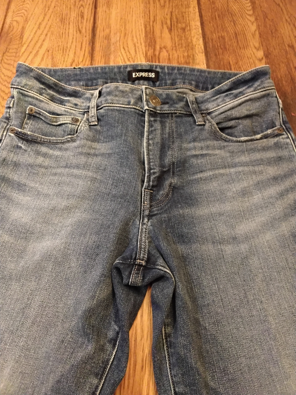 Express Men’s Slim Jeans in Faded Blue Wash